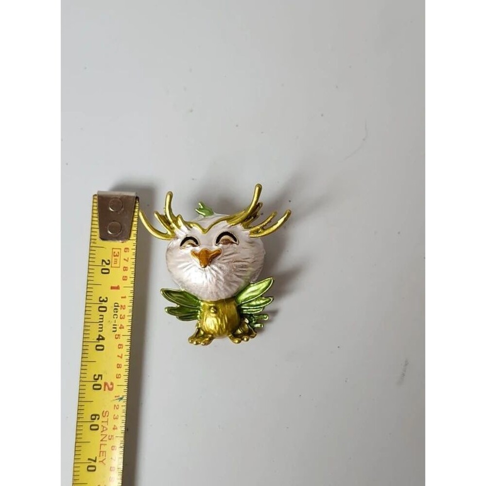 Brooch